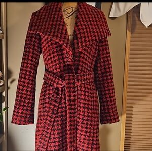VENUS Red and Black Houndstooth Coat Size Small